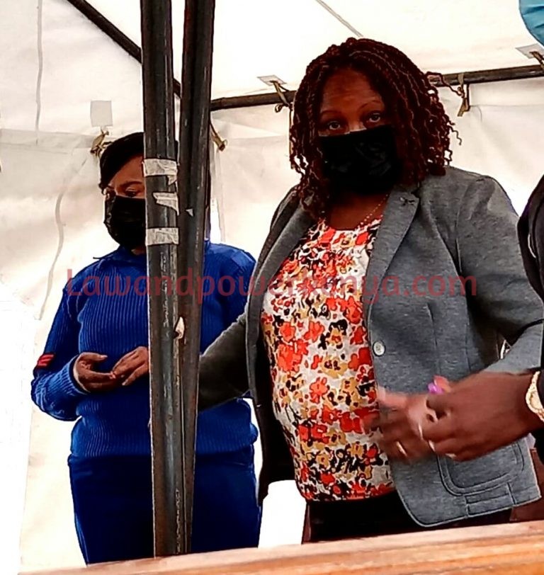 Businesswoman charged with issuing bad cheques